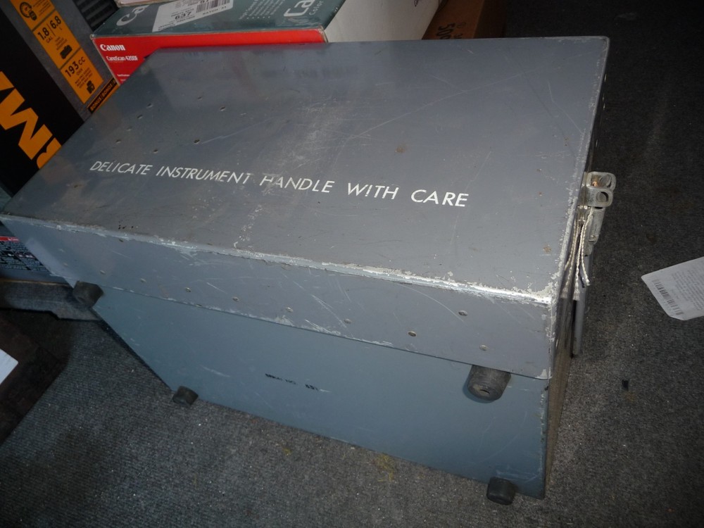 Vintage HEWLETT PACKARD (hp) Model 624B Test Set