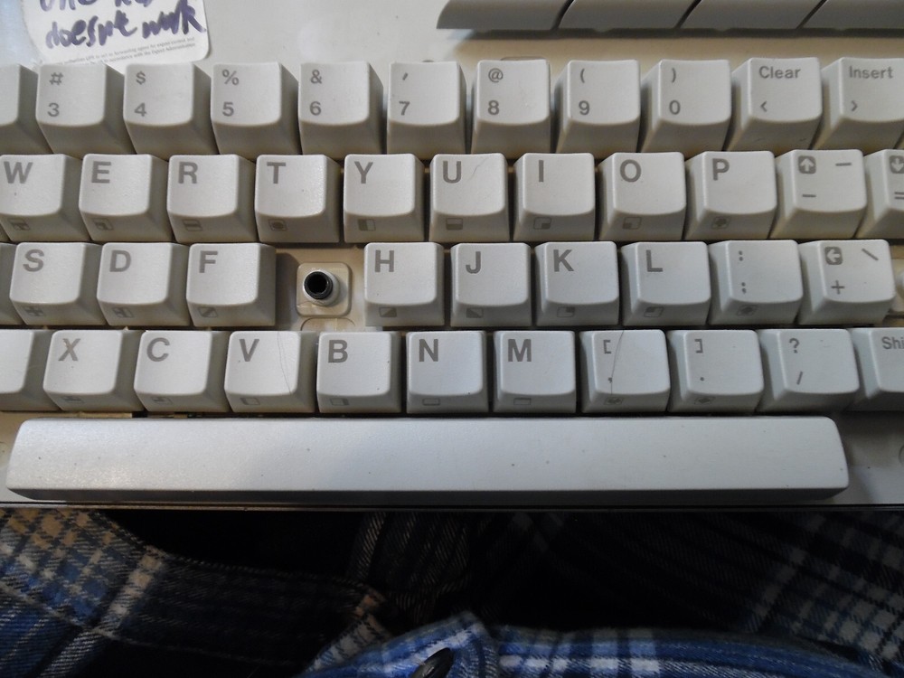 ATARI XEGM KEYBOARD with Case and cable Computer New