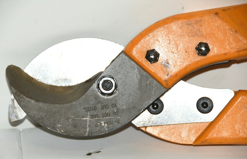 Klein Tools Standard Cable Cutter With Protective Rubber Sleeves