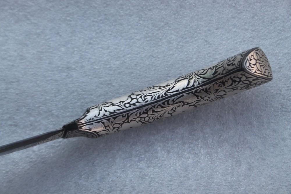 Fantastic curve iron blade Dagger Mughal Calligraphy silver inlaid work Handle