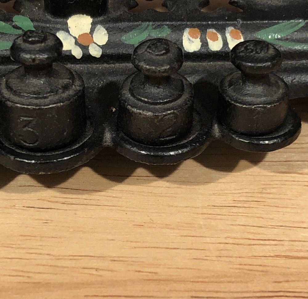 Vintage Miniature Cast Iron Scale With 4 Weights 5”