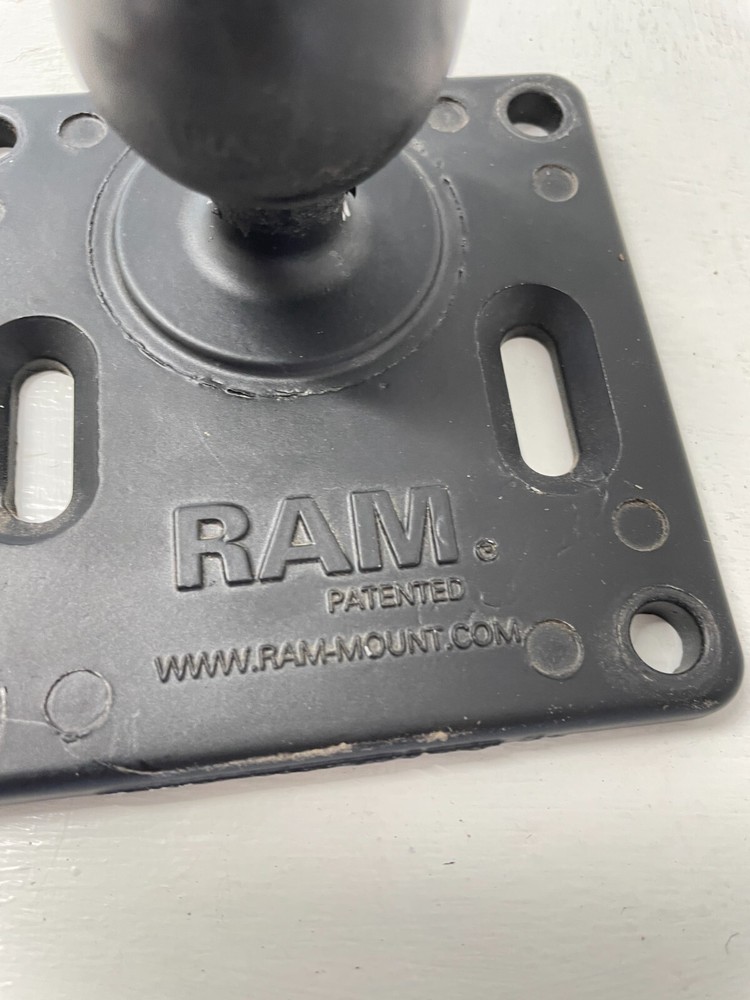 RAM Mount with Bracket Plate RMR-D-176-1