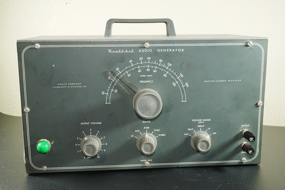 Heathkit Audio Generator Model AG-8