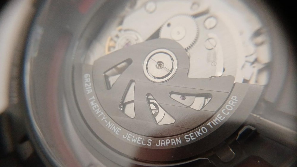Automatic Wristwatch Model Number 6R21 00F0 SEIKO