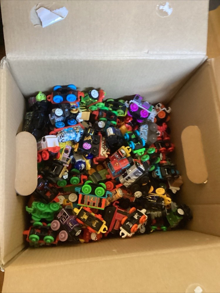 Box Of 2017 Thomas The Tank Engine Minis Wave 1