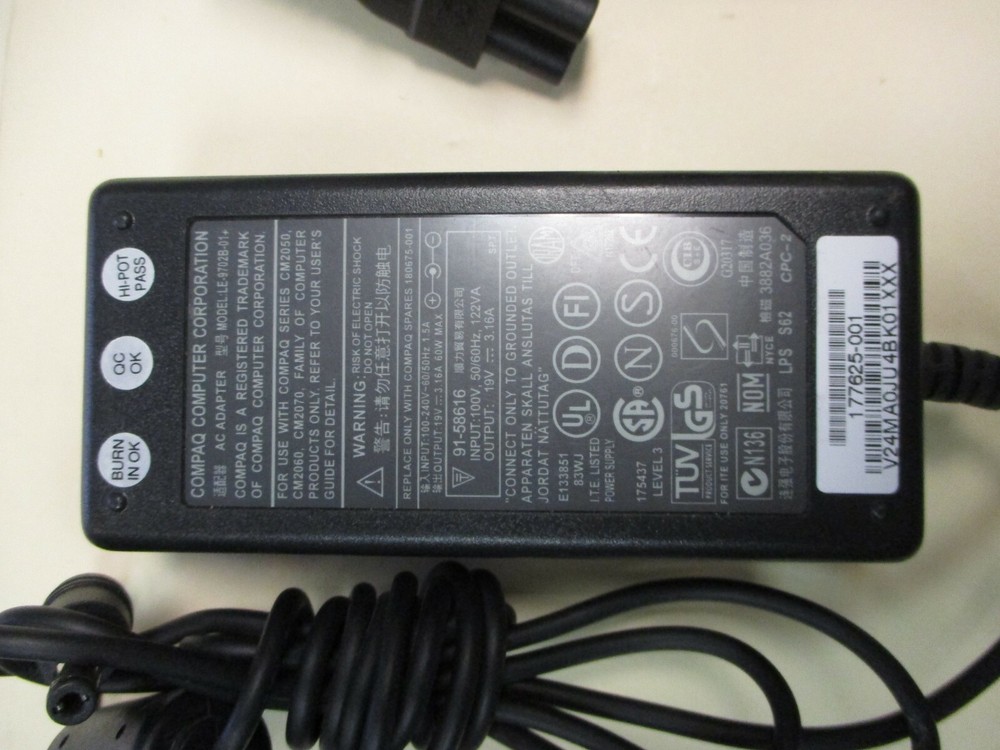 Compaq LE-9702B-01 Notebook Adapter