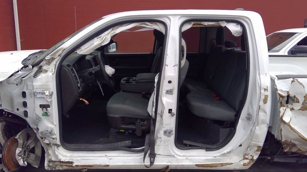 RAM 1500 2019 Air Shutter 655233