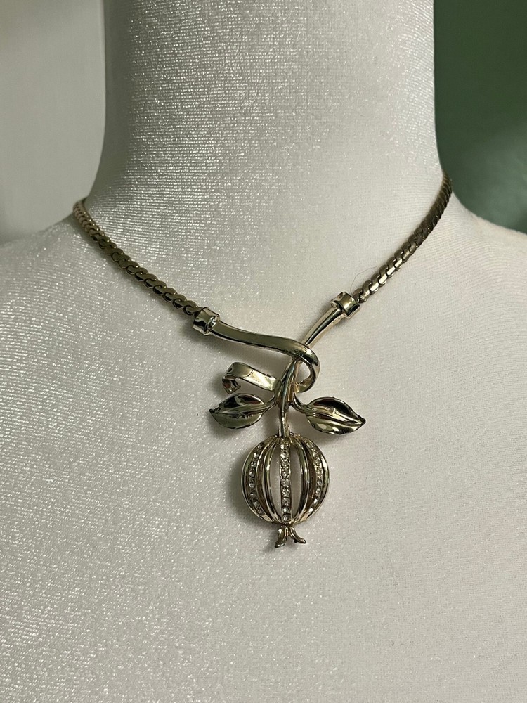 Vintage Hanging Flower Necklace
