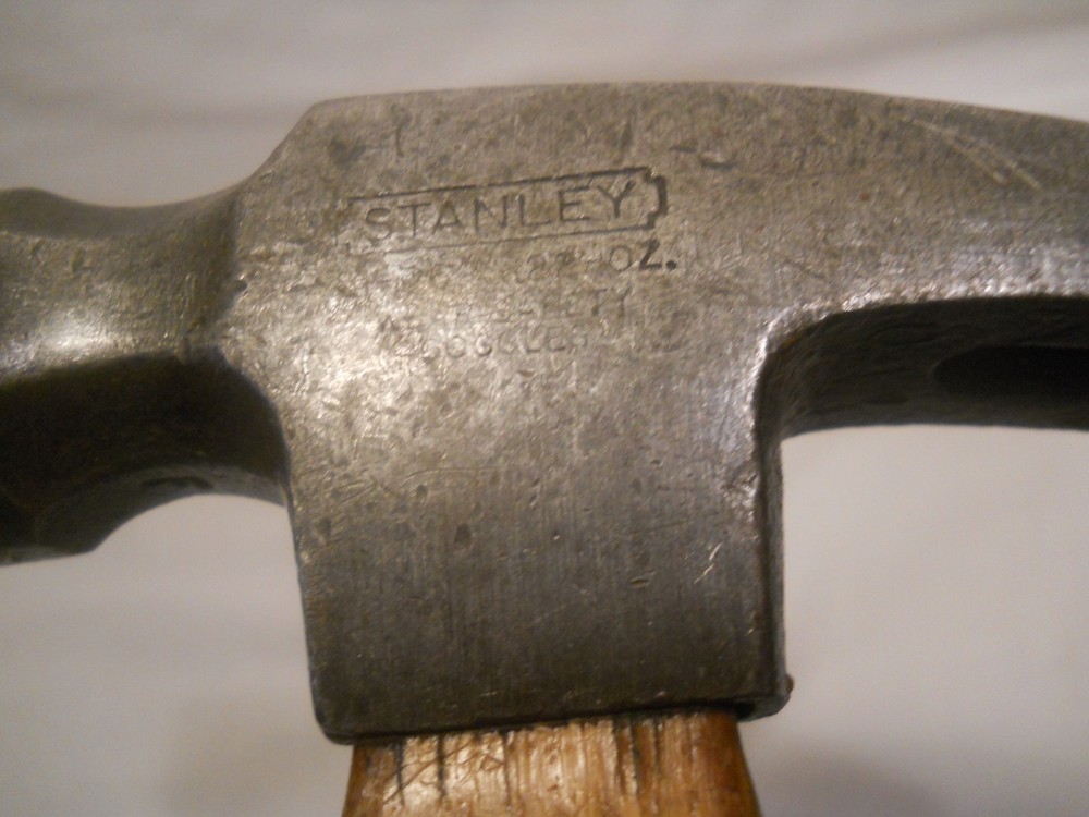 STANLEY 22 oz Framing Hammer
