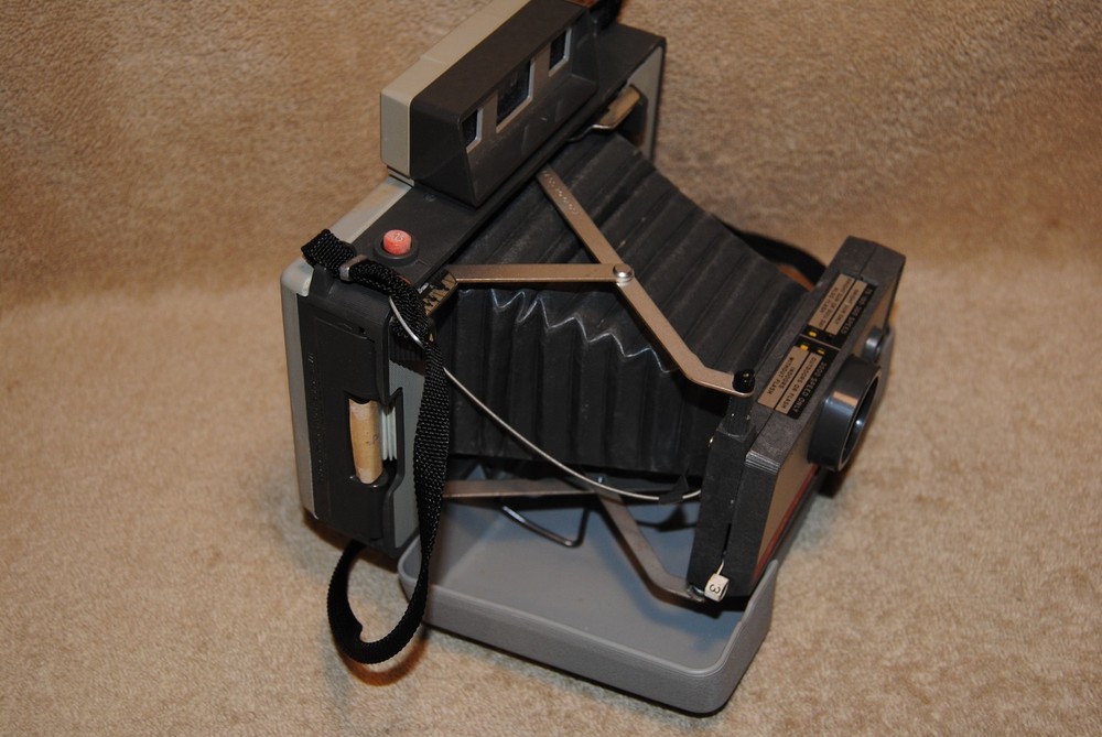 Vintage Polaroid 220 Automatic Land Camera with Case Flash Unit & M3 Flashbulbs
