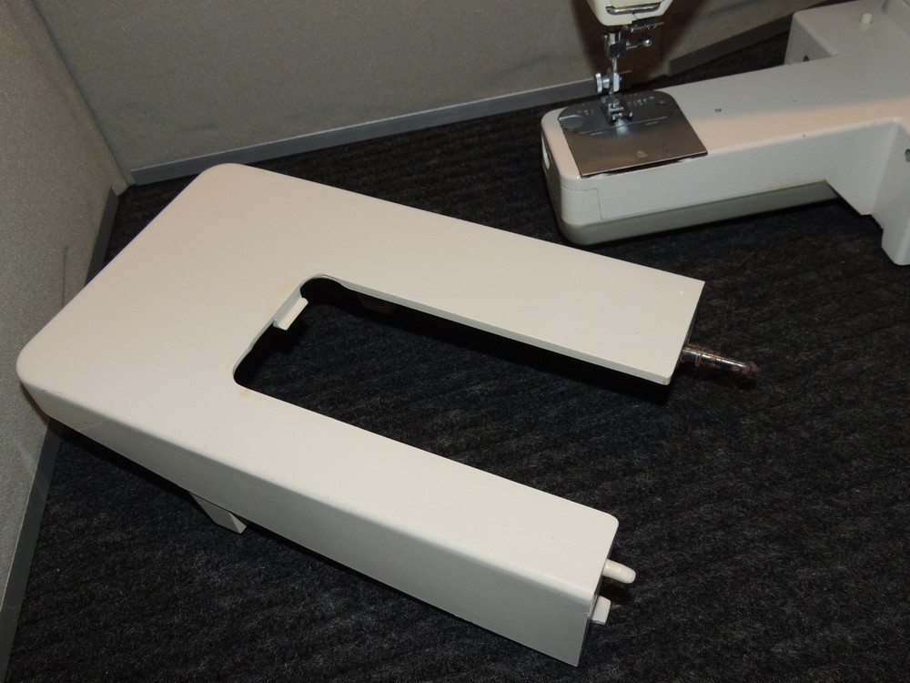 Finesse 834 Sewing Machine