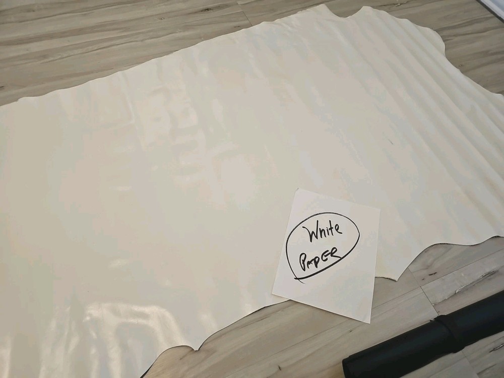 2-3oz LIGHT WHITE SMOOTH GRAIN SOFT SEMI,SHEEN LEATHER HIDE PANEL,SHEET 19+sq
