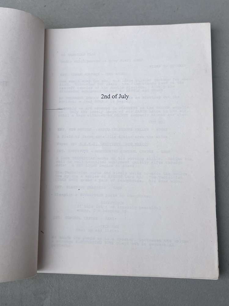 Rare Independence Day Movie Script by Dean Devlin Roland & Emmerich Greg Jein