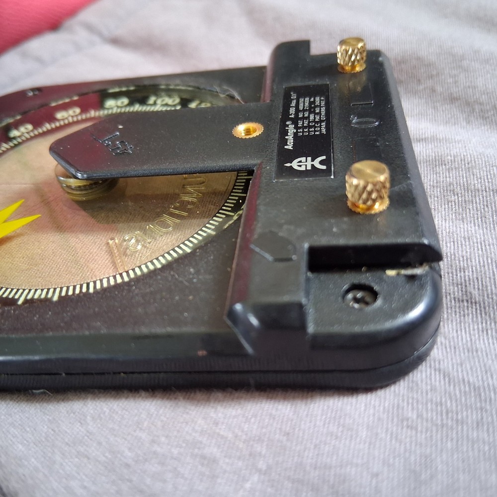 AcuAngle A-300 combination Protractor/Inclinometer