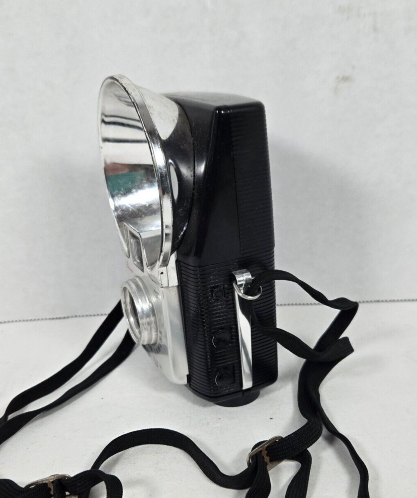 Vintage Brownie Starflash Camera Dakon Lens shutter works