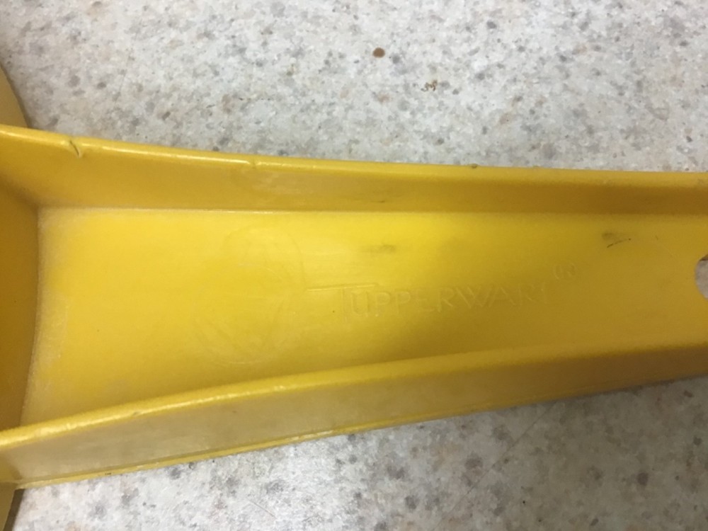 Vintage Tupperware Yellow 1 Quart Colander Strainer Dual Spouts #1200