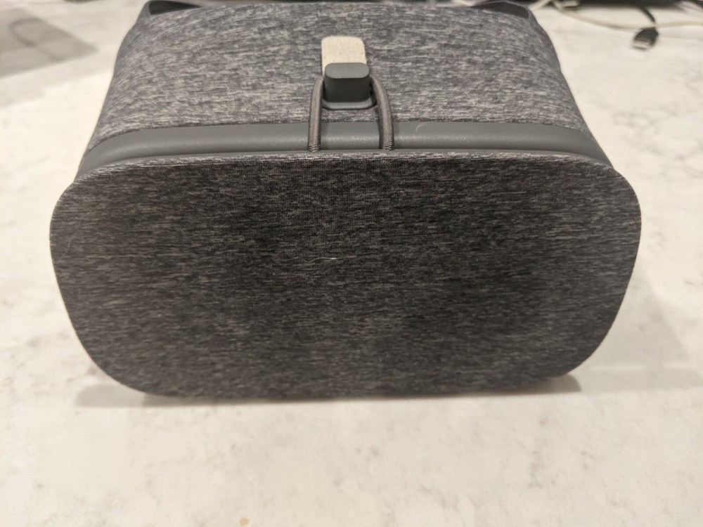 Google Daydream View VR Headset - Slate 1st Generation - Original Box
