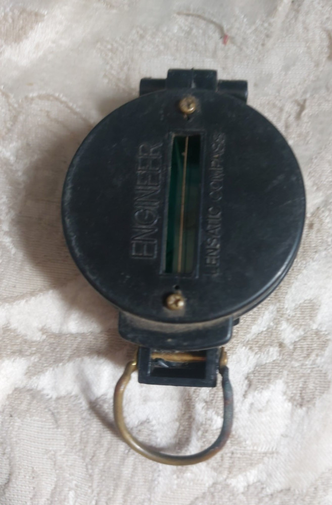 Engineer Compass Pocket Directional - Black Vintage