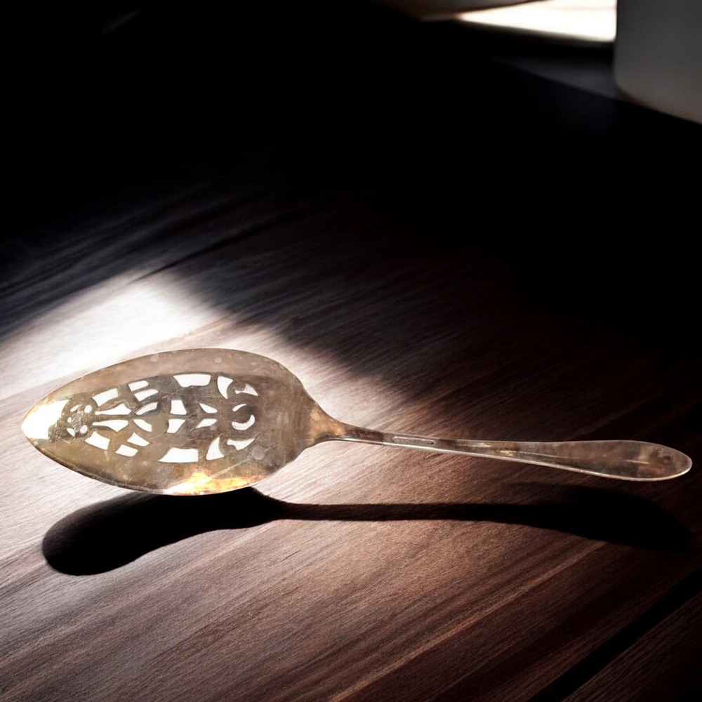 Community Silverplate Pie / Cake Server Floral Design