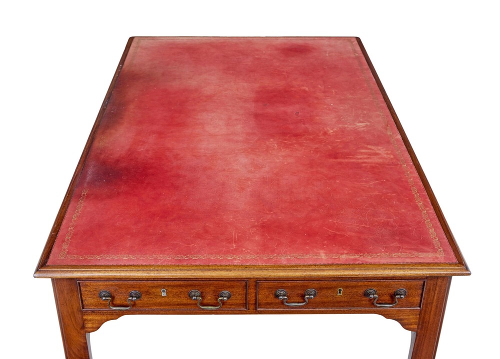 EARLY 20TH CENTURY LEATHER TOP DESK
