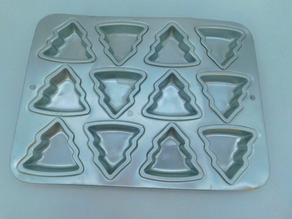 Wilton Christmas Tree Petite Cake Pan