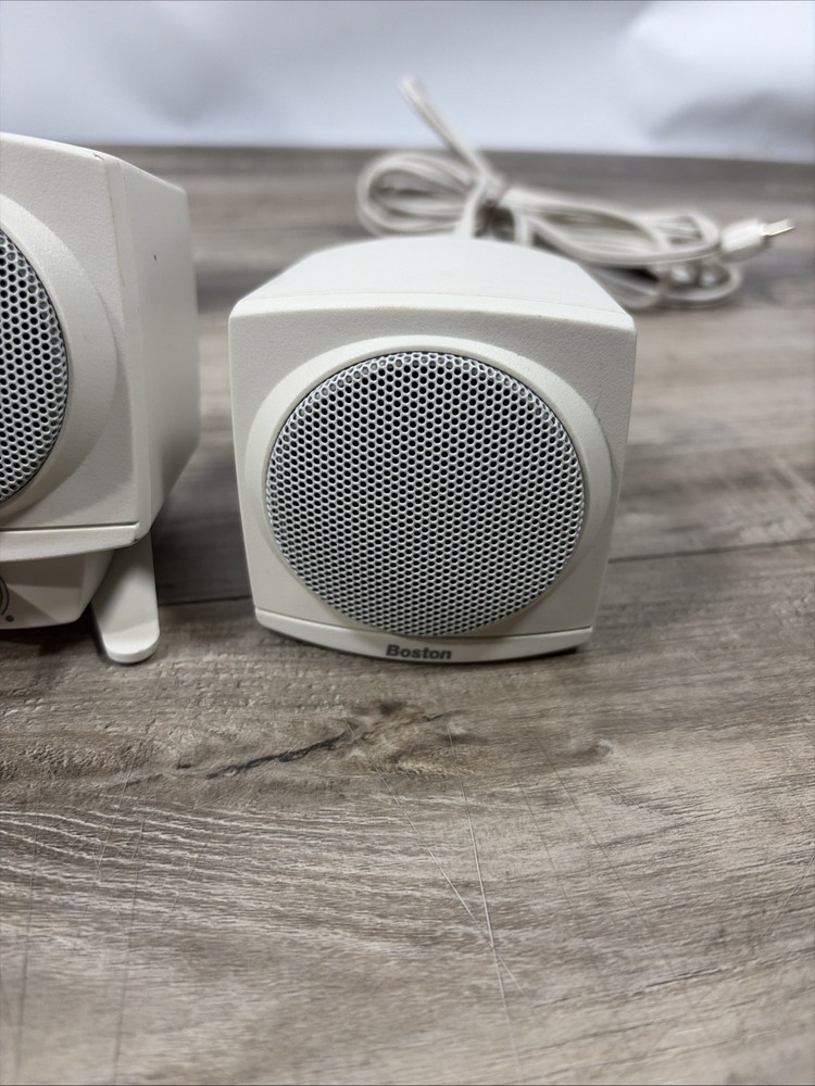 Boston Acoustics BA635 White Computer Speakers, Missing 1 Stand