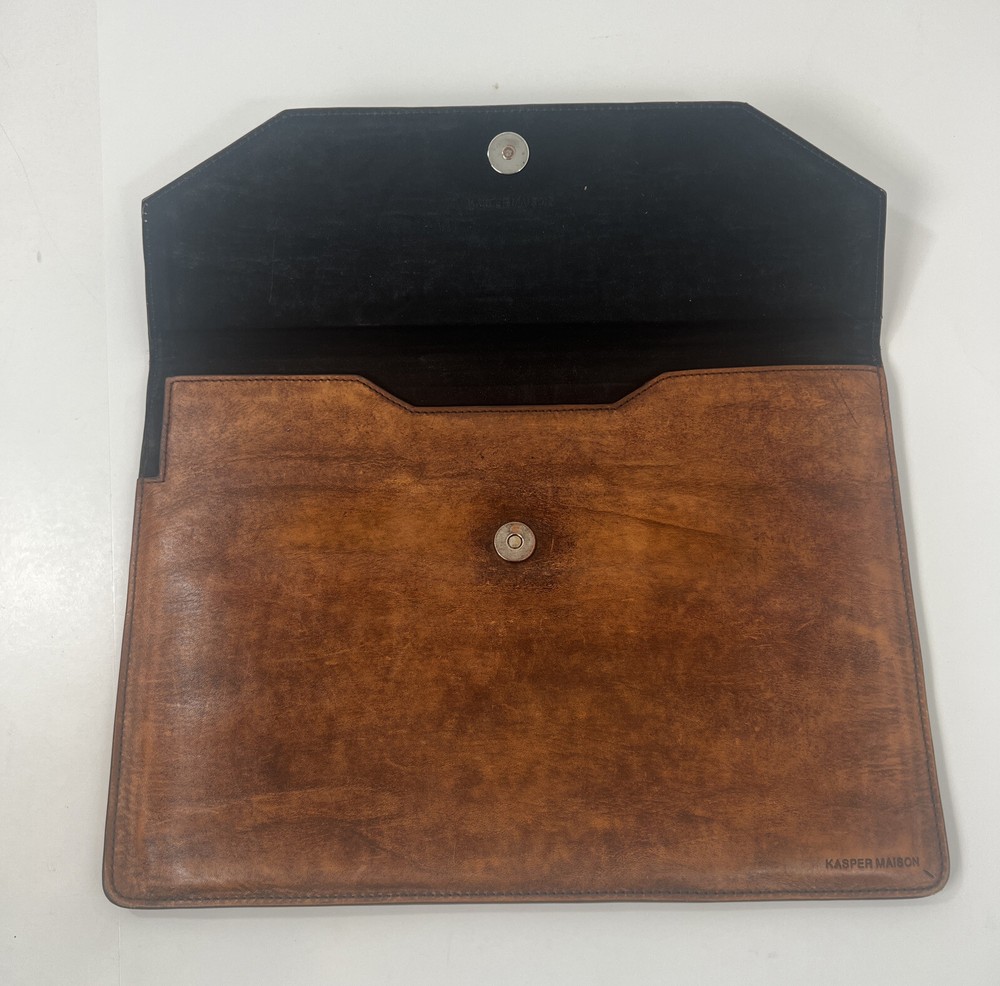Monarch FOX Screen Used Leather Kasper Maison Monarch Logo Folder