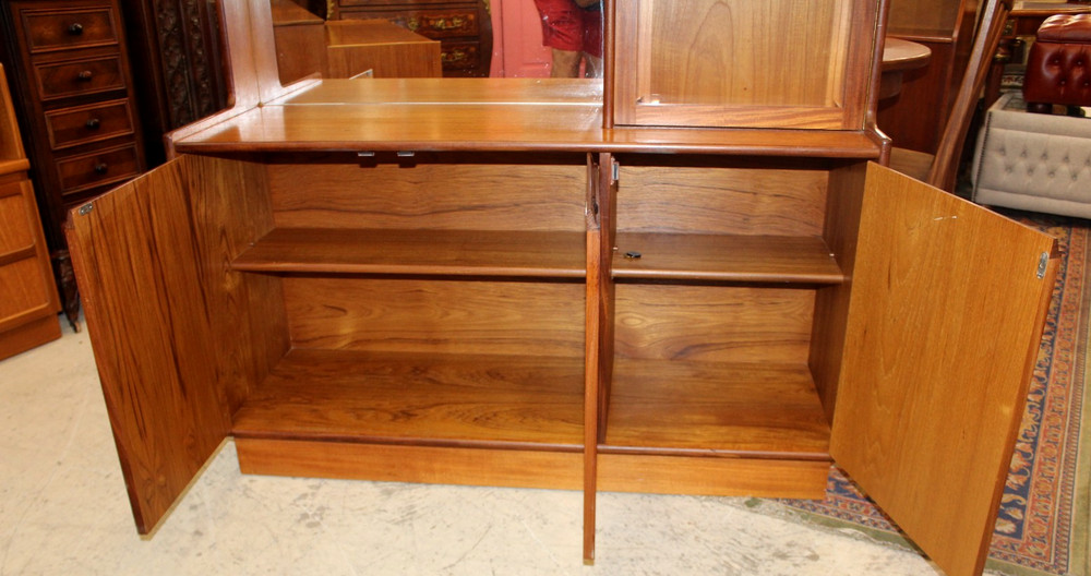 Mid Century Modern Teak Display Cabinet / Buffet / Sideboard W Light