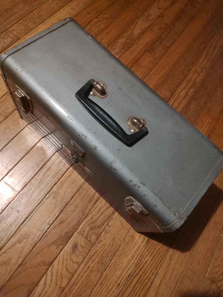 CRAFTSMAN 6500 TOOLBOX great condition with divided tray