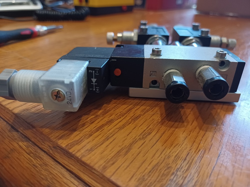 Flow Control Assembly - Including Norgren T1000X0020 x2