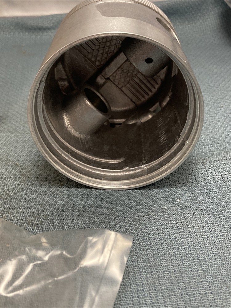 NEW WISCONSIN DB190B2SP PISTON ASSEMBLY