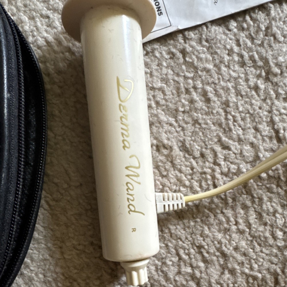 Derma Wand LZ-2003A Microdermabrasion Multi-Function Tool w/ Carrying Case
