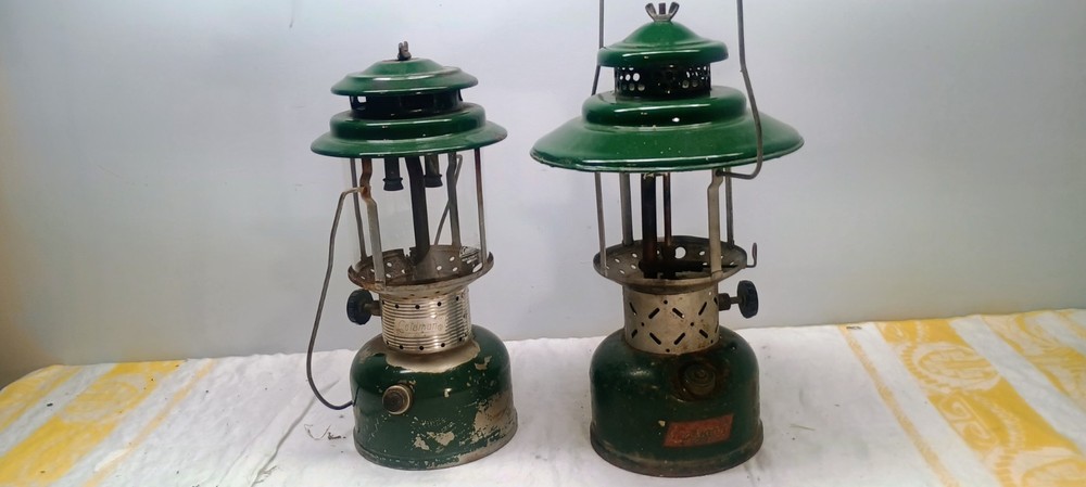 Coleman 220E & 220F Gas Lantern (2 Lamps)