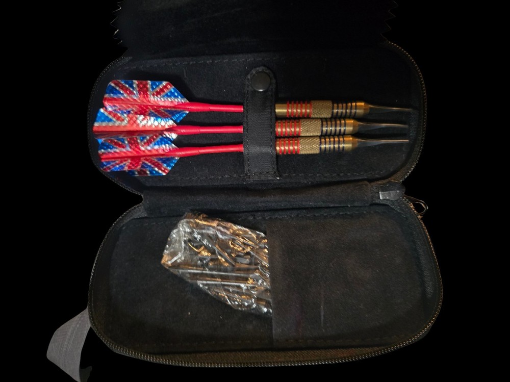 Darts With Edie Bauer Case