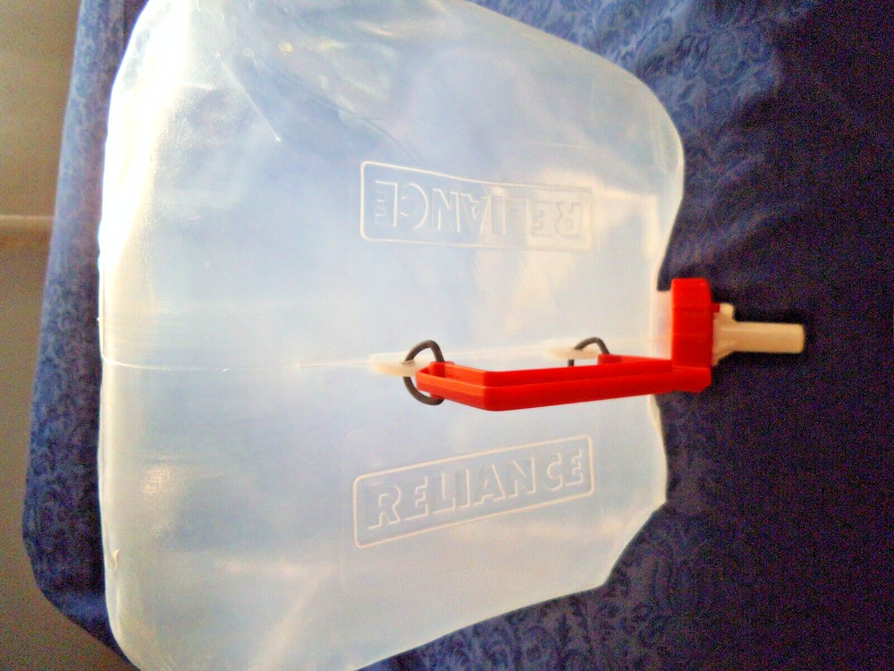 RELIANCE FOLD-A-CARRIER 7 GALLON COLLAPSIBLE WATER CONTAINER ~ EUC