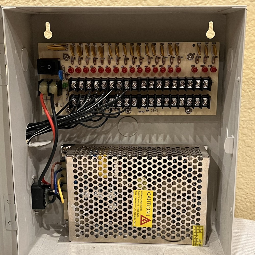 18 Camera 12Volt power supply