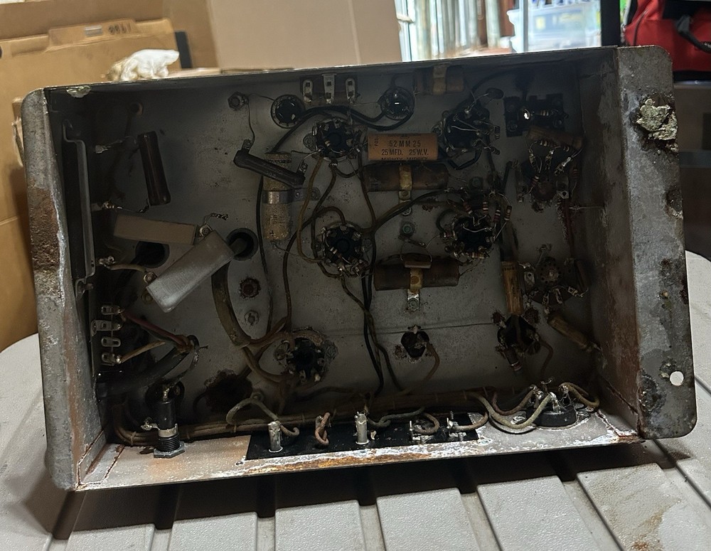 Rockola Model 1438 Original Amplifier - Untested