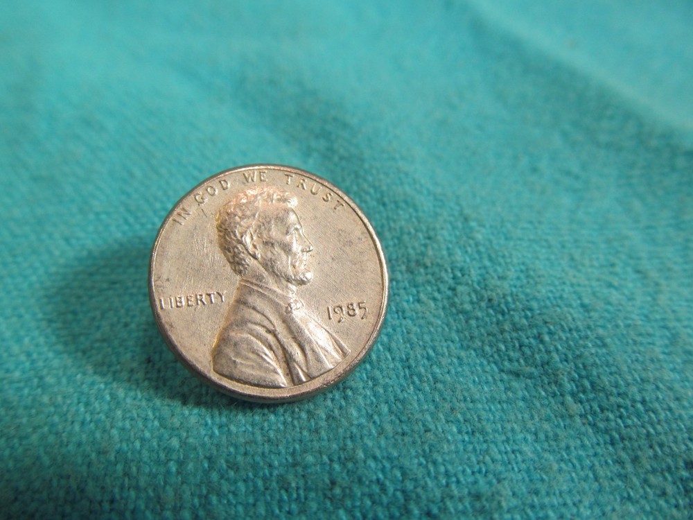 SILVER TONE 1985 LINCOLN PENNY PIN ???
