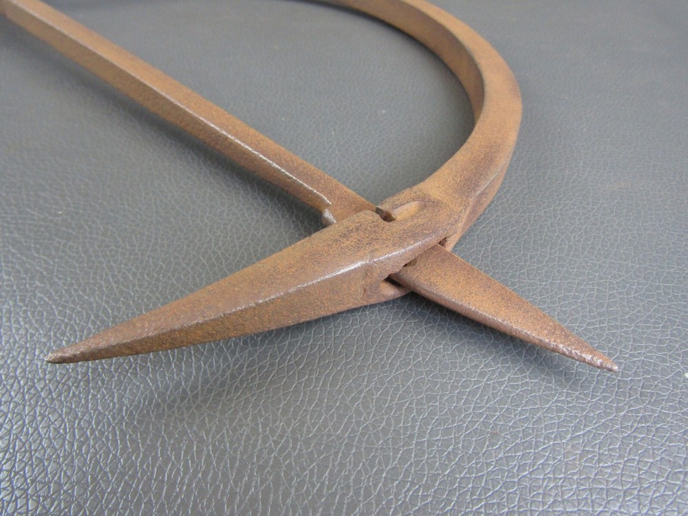 Vintage 22" thatchers needle old tool