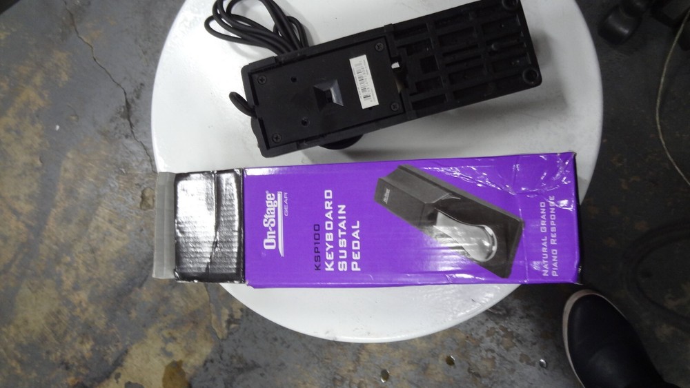 On-Stage KSP100 Universal Sustain Keyboard Pedal