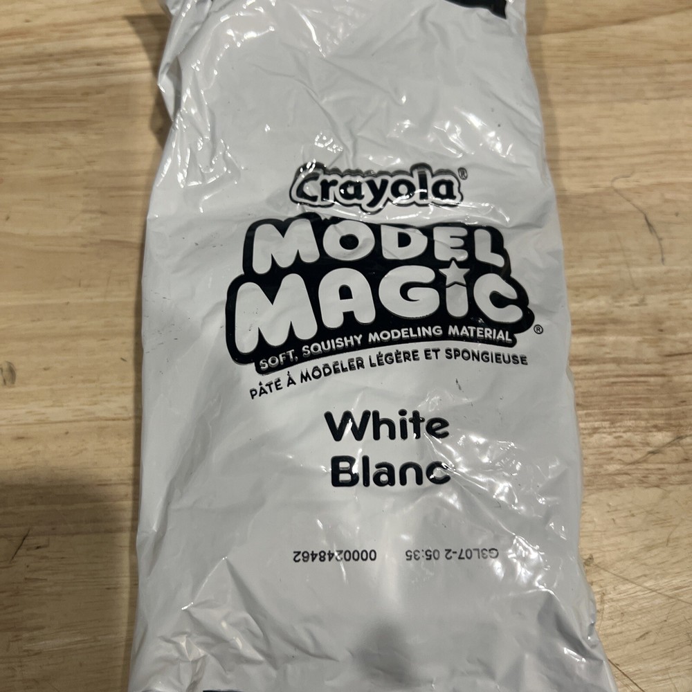 NEW! Crayola (4) 8oz Packs Model Magic Modeling Compound - BL, RD, WT, YL 574415
