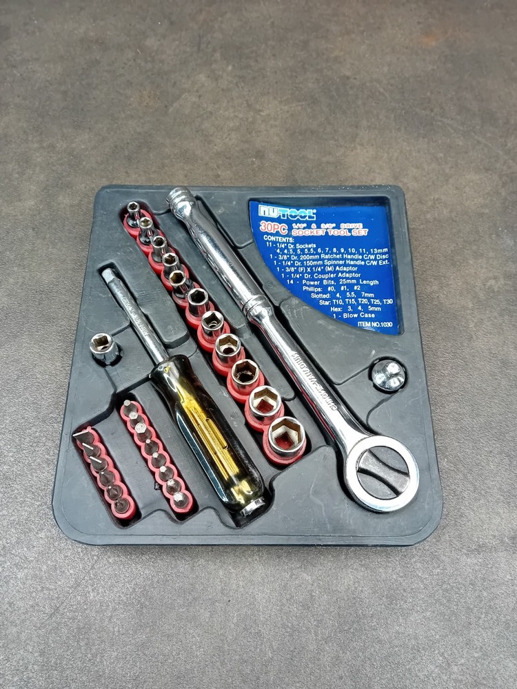 Nutool 30 Piece Socket Set ¼" & ⅜" Drive