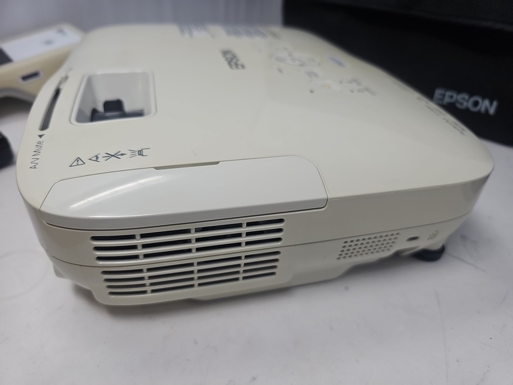 Epson EX3200 LCD Projector
