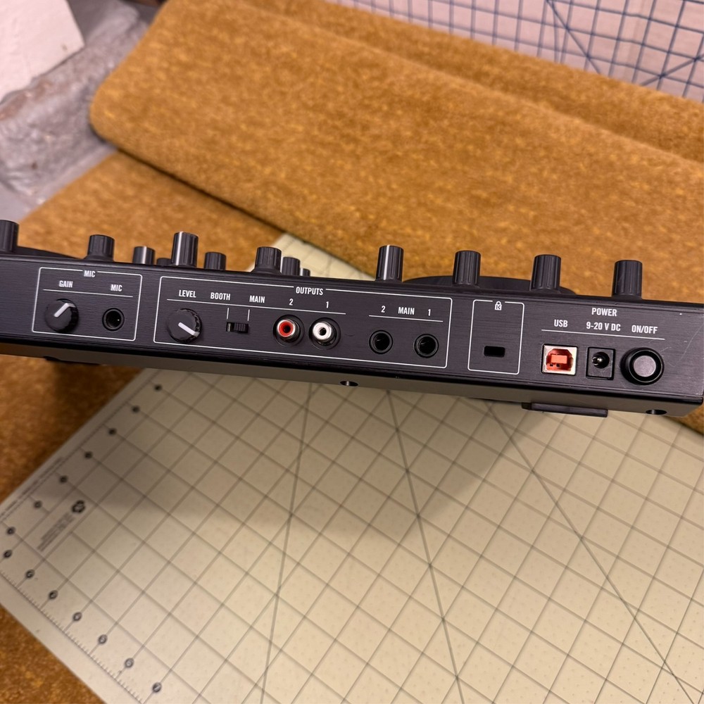 Native Instruments Traktor Kontrol S2 Mk1 2 Channel DJ Controller TESTED WORKS