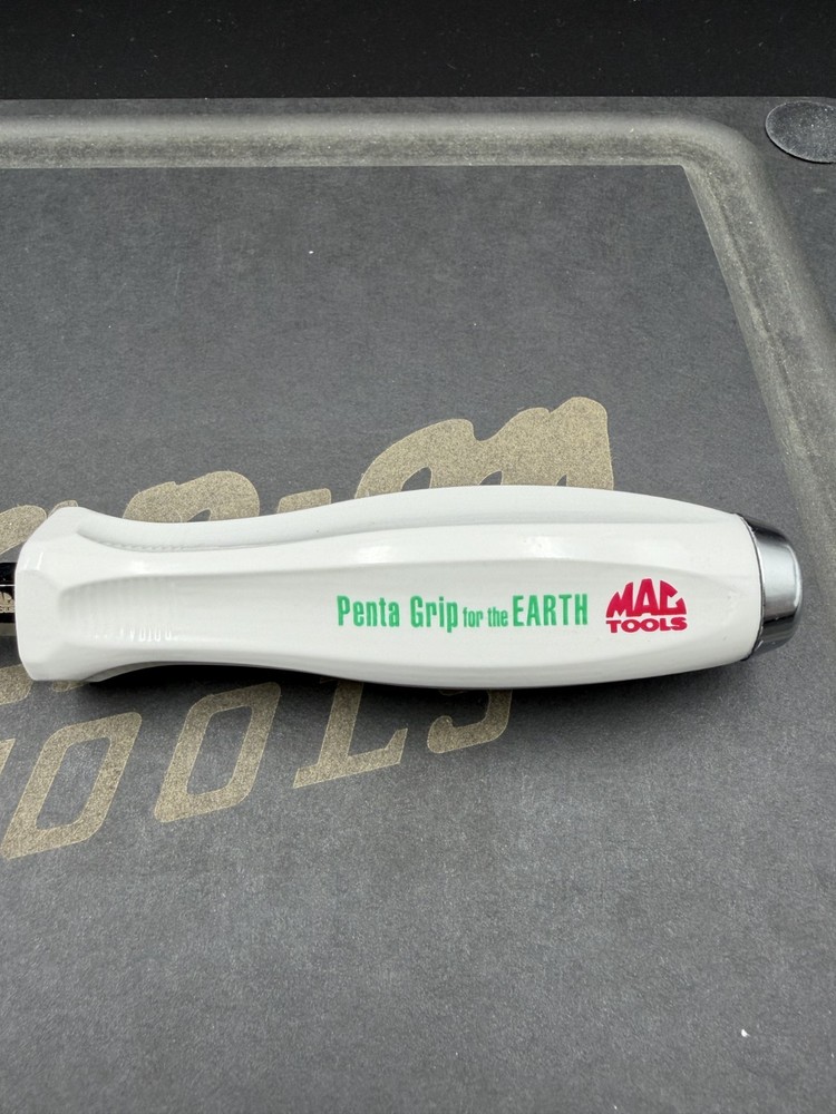 Mac Tools 2022 Striking Flat Screwdriver 2 Set Penta Grip White Hard Handle