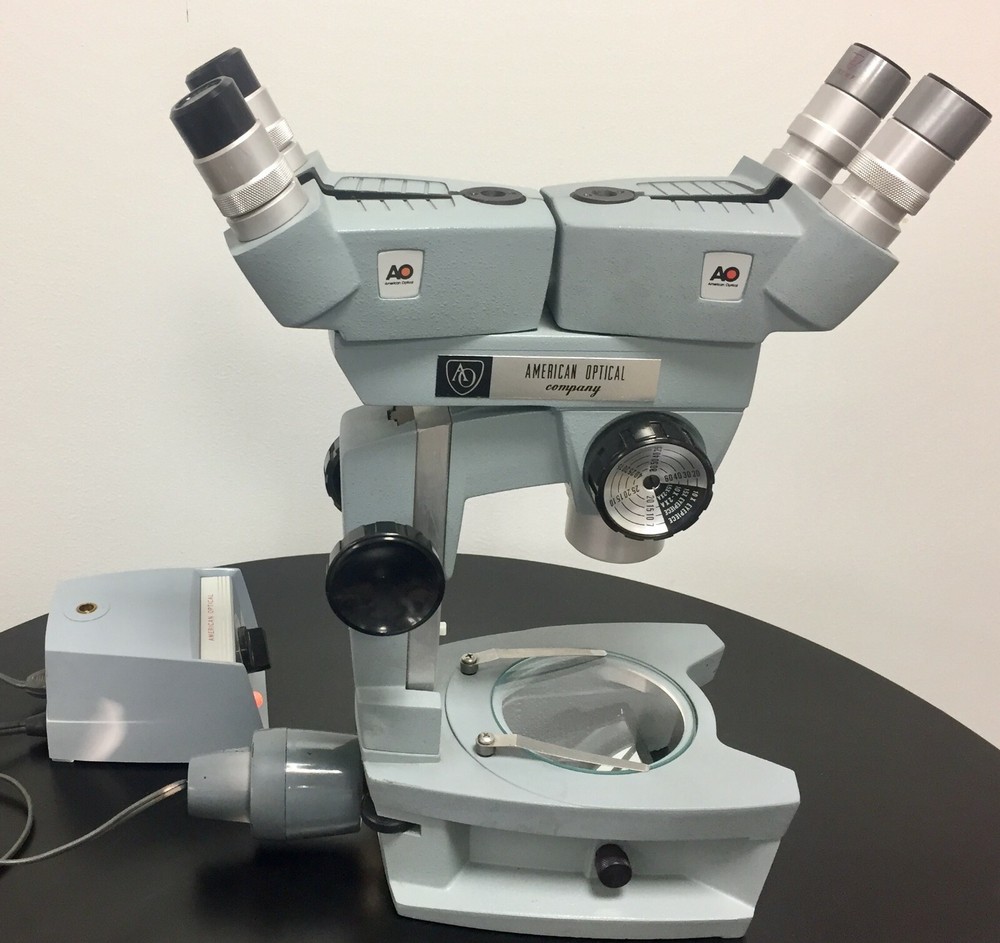 American Optical Cycloptic Dual Head Microscope 56C-103 w light source