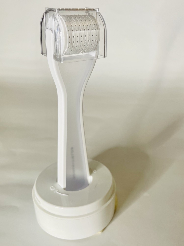 Rodan + Fields Micro-Exfoliating Derma Roller WITH BONUS