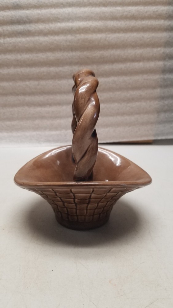 Brown Ceramic Square Design Basket with Handle (M)