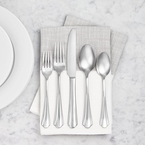 Amazon Basics Stainless Steel Dinner Forks with Forks, Silver