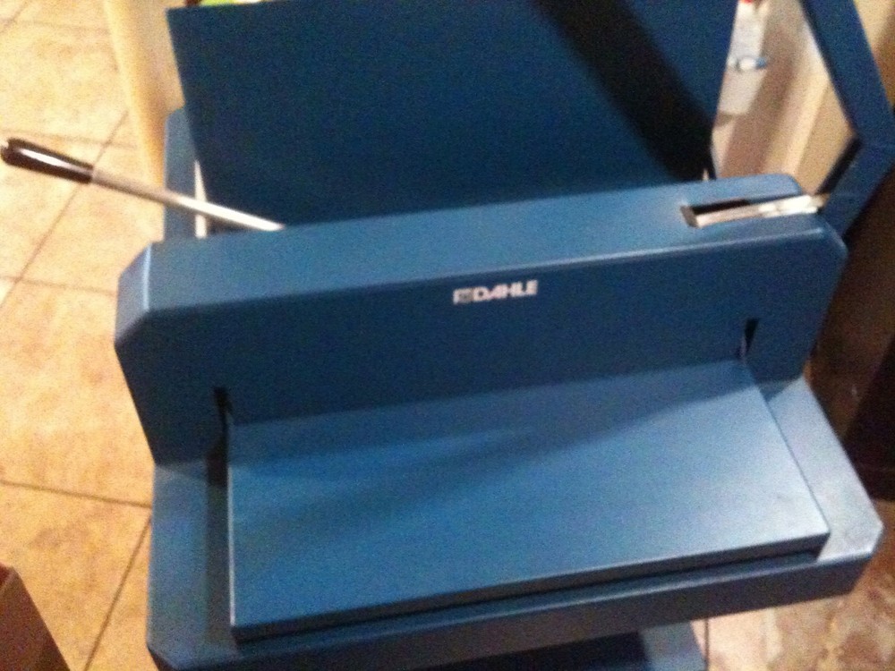 Dahle 842 Stack Paper Cutter + Stand - Used